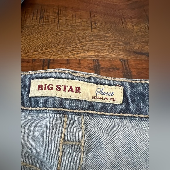 Big Star Sweet Jeans 26R – Ultralow Rise Bootcut Distressed Denim - Picture 2 of 4